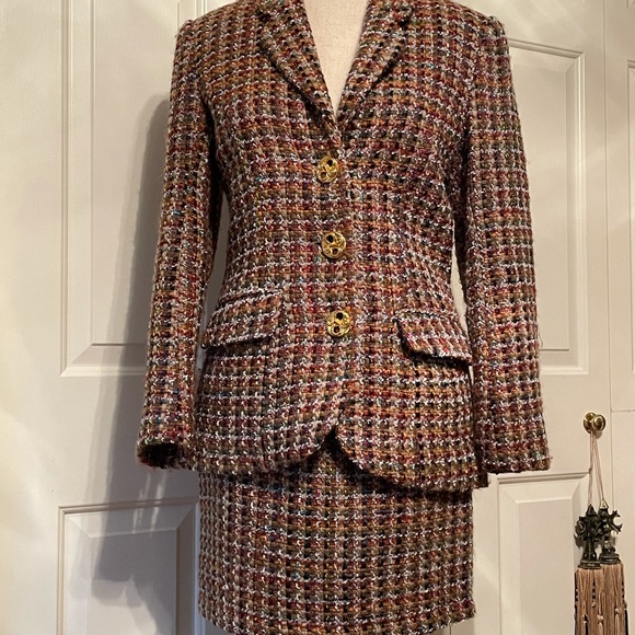 Lorena Conti jacket and skirt - Picture 14 of 15